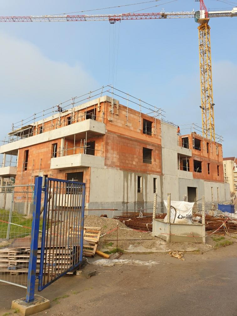 Élévation de maçonnerie sur un chantier